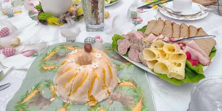 Klasa 6b na śniadaniu wielkanocnym