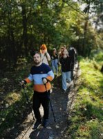 Marsz z kijkami trekkingowymi po borowskich lasach