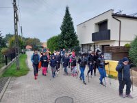 Marsz z kijkami trekingowymi organizowany przez Zespół Szkół Specjalnych w Mikołowie